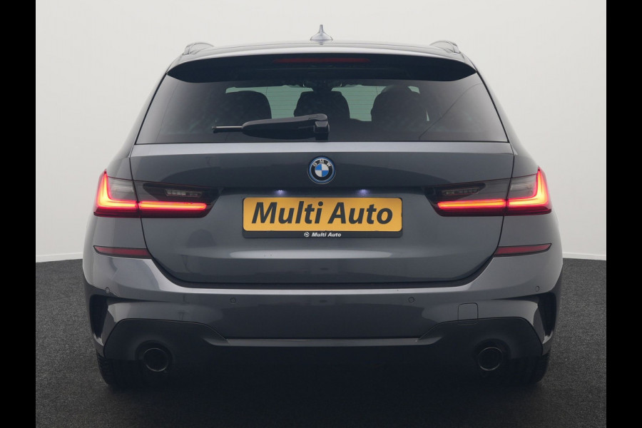 BMW 3 Serie Touring 320e M Sport Plug In Hybrid 204pk Dealer O.H. PHEV | Trekhaak Af Fabriek | Panodak | Adaptive Cruise | Alcantara Sportstoelen |  18"L.M | Apple Carplay | Keyless | Navigatie | Sfeerverlichting | Virtual | DAB |