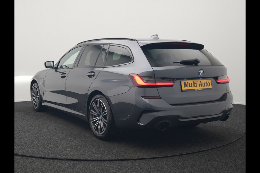 BMW 3 Serie Touring 320e M Sport Plug In Hybrid 204pk Dealer O.H. PHEV | Trekhaak Af Fabriek | Panodak | Adaptive Cruise | Alcantara Sportstoelen |  18"L.M | Apple Carplay | Keyless | Navigatie | Sfeerverlichting | Virtual | DAB |