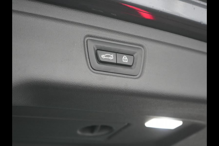 BMW 3 Serie Touring 320e M Sport Plug In Hybrid 204pk Dealer O.H. PHEV | Trekhaak Af Fabriek | Panodak | Adaptive Cruise | Alcantara Sportstoelen |  18"L.M | Apple Carplay | Keyless | Navigatie | Sfeerverlichting | Virtual | DAB |