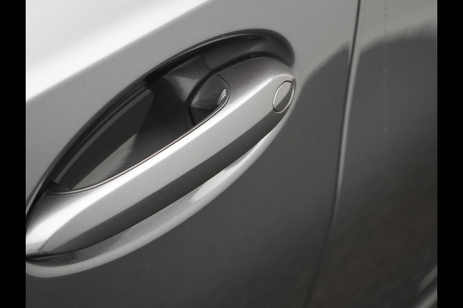 BMW 3 Serie Touring 320e M Sport Plug In Hybrid 204pk Dealer O.H. PHEV | Trekhaak Af Fabriek | Panodak | Adaptive Cruise | Alcantara Sportstoelen |  18"L.M | Apple Carplay | Keyless | Navigatie | Sfeerverlichting | Virtual | DAB |