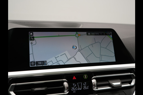 BMW 3 Serie Touring 320e M Sport Plug In Hybrid 204pk Dealer O.H. PHEV | Trekhaak Af Fabriek | Panodak | Adaptive Cruise | Alcantara Sportstoelen |  18"L.M | Apple Carplay | Keyless | Navigatie | Sfeerverlichting | Virtual | DAB |