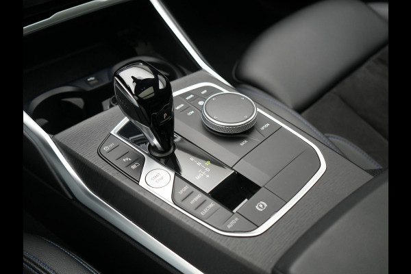 BMW 3 Serie Touring 320e M Sport Plug In Hybrid 204pk Dealer O.H. PHEV | Trekhaak Af Fabriek | Panodak | Adaptive Cruise | Alcantara Sportstoelen |  18"L.M | Apple Carplay | Keyless | Navigatie | Sfeerverlichting | Virtual | DAB |
