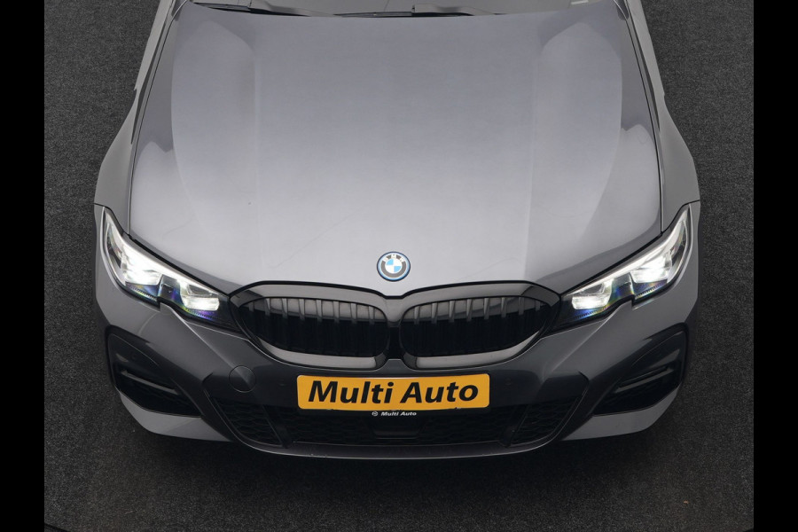 BMW 3 Serie Touring 320e M Sport Plug In Hybrid 204pk Dealer O.H. PHEV | Trekhaak Af Fabriek | Panodak | Adaptive Cruise | Alcantara Sportstoelen |  18"L.M | Apple Carplay | Keyless | Navigatie | Sfeerverlichting | Virtual | DAB |