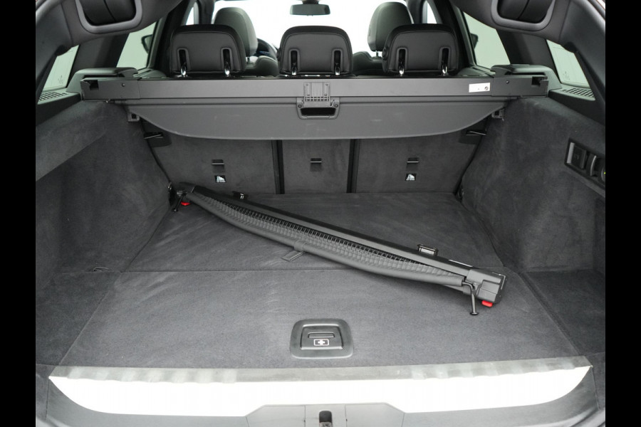 BMW 3 Serie Touring 320e M Sport Plug In Hybrid 204pk Dealer O.H. PHEV | Trekhaak Af Fabriek | Panodak | Adaptive Cruise | Alcantara Sportstoelen |  18"L.M | Apple Carplay | Keyless | Navigatie | Sfeerverlichting | Virtual | DAB |