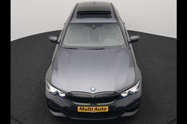 BMW 3 Serie Touring 320e M Sport Plug In Hybrid 204pk Dealer O.H. PHEV | Trekhaak Af Fabriek | Panodak | Adaptive Cruise | Alcantara Sportstoelen |  18"L.M | Apple Carplay | Keyless | Navigatie | Sfeerverlichting | Virtual | DAB |