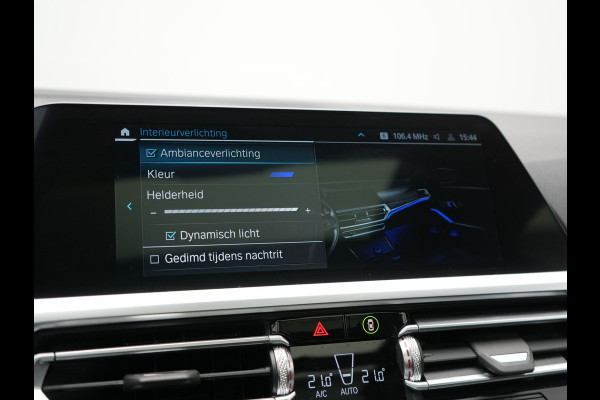 BMW 3 Serie Touring 320e M Sport Plug In Hybrid 204pk Dealer O.H. PHEV | Trekhaak Af Fabriek | Panodak | Adaptive Cruise | Alcantara Sportstoelen |  18"L.M | Apple Carplay | Keyless | Navigatie | Sfeerverlichting | Virtual | DAB |