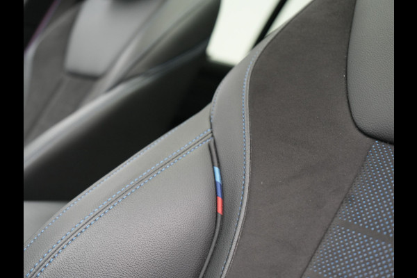 BMW 3 Serie Touring 320e M Sport Plug In Hybrid 204pk Dealer O.H. PHEV | Trekhaak Af Fabriek | Panodak | Adaptive Cruise | Alcantara Sportstoelen |  18"L.M | Apple Carplay | Keyless | Navigatie | Sfeerverlichting | Virtual | DAB |