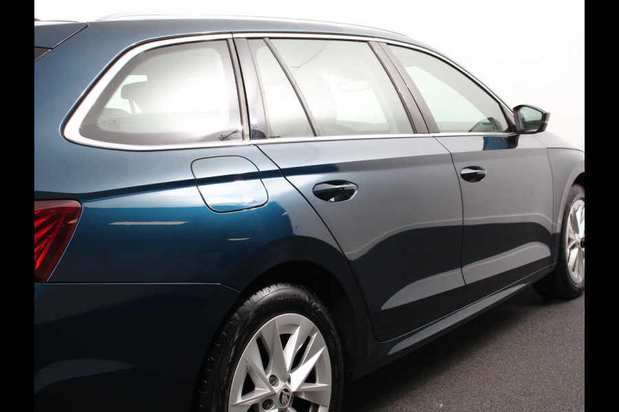 Škoda Octavia Combi 1.0 e-TSI 110pk DSG Style | Navigatie | Apple Carplay/Android Auto| Parkeersensoren | Adaptive Cruise Control | Stoelverwarming | Lane Assist | Attention Assist | Ledverlichting | Afneembare trekhaak | Climatronic | Virtual Cockpit