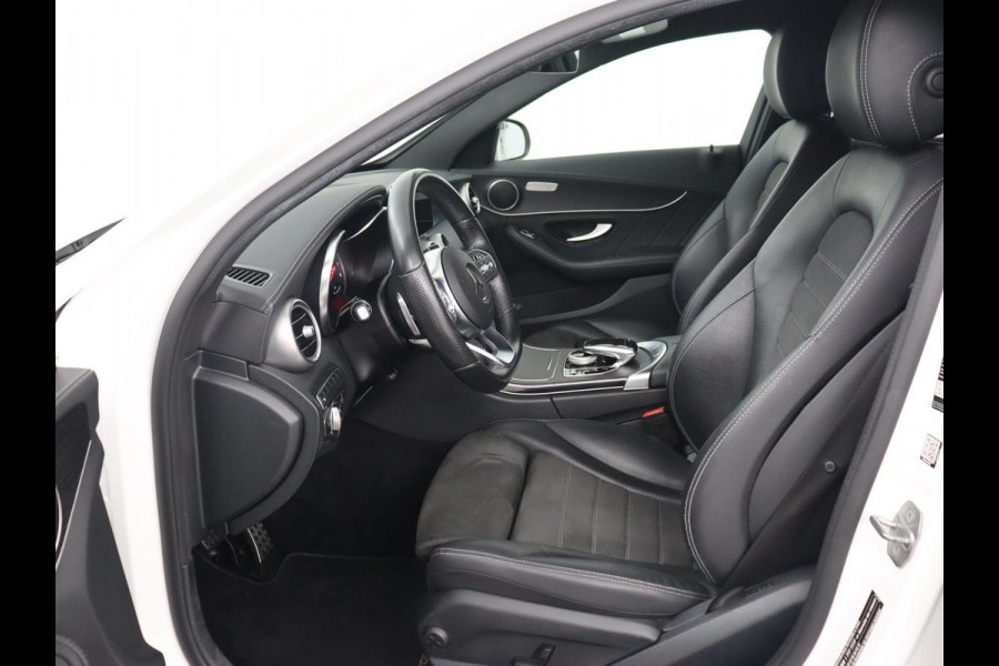 Mercedes-Benz C-Klasse 300e AMG Night | Stoelverwarming | Carplay | Leder/Alcantara | Camera | Navigatie | Park Assist | Full LED | PHEV | Plug In