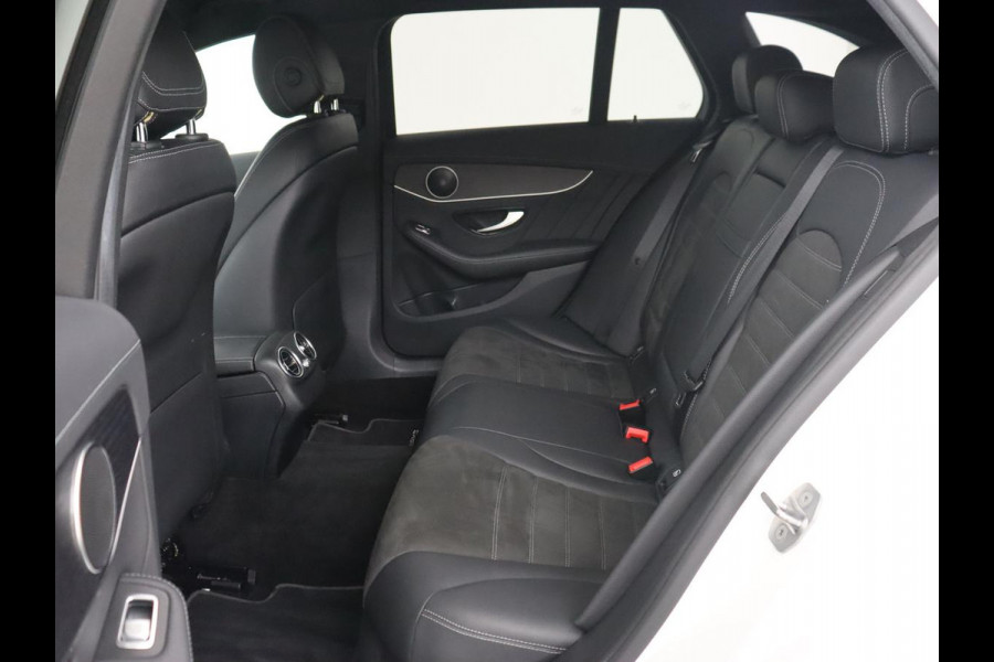 Mercedes-Benz C-Klasse 300e AMG Night | Stoelverwarming | Carplay | Leder/Alcantara | Camera | Navigatie | Park Assist | Full LED | PHEV | Plug In