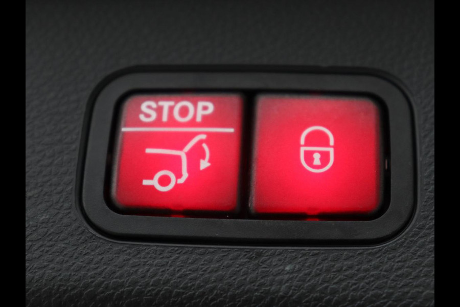 Mercedes-Benz C-Klasse 300e AMG Night | Stoelverwarming | Carplay | Leder/Alcantara | Camera | Navigatie | Park Assist | Full LED | PHEV | Plug In