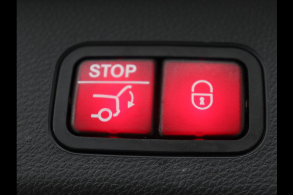 Mercedes-Benz C-Klasse 300e AMG Night | Stoelverwarming | Carplay | Leder/Alcantara | Camera | Navigatie | Park Assist | Full LED | PHEV | Plug In