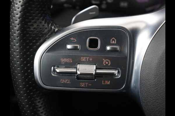 Mercedes-Benz C-Klasse 300e AMG Night | Stoelverwarming | Carplay | Leder/Alcantara | Camera | Navigatie | Park Assist | Full LED | PHEV | Plug In