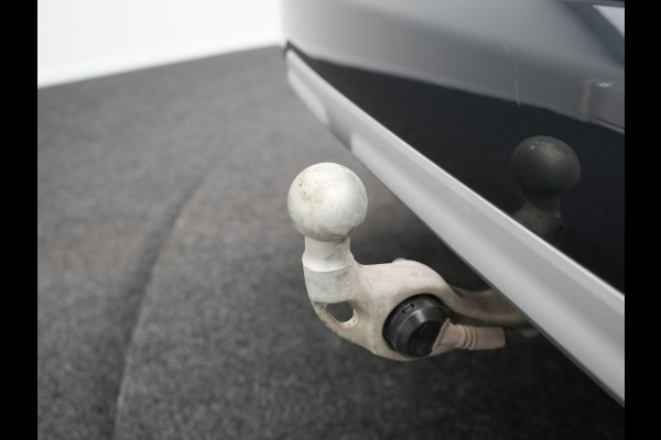 BMW X1 xDrive25e xLine Plug In Hybrid 221pk Dealer O.H PHEV | Trekhaak Af Fabriek | Head Up | 360 Camera | Adaptive Cruise | Harman Kardon | Lederen Sportstoelen Memory & Verwarmd | Navigatie | Apple Carplay | Virtual | Verwamd Stuur | DAB |