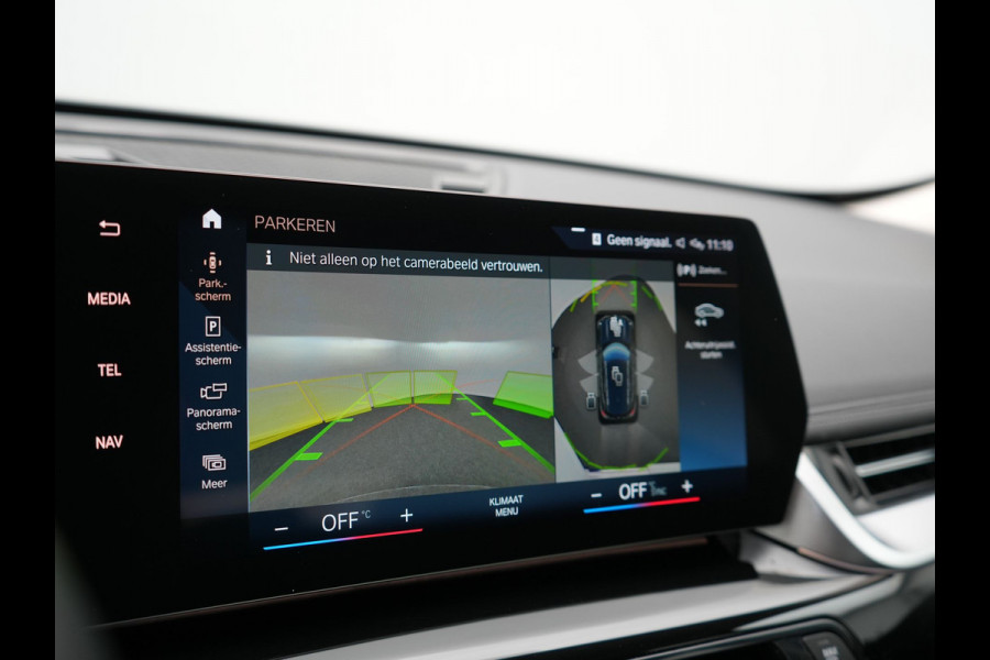 BMW X1 xDrive25e xLine Plug In Hybrid 221pk Dealer O.H PHEV | Trekhaak Af Fabriek | Head Up | 360 Camera | Adaptive Cruise | Harman Kardon | Lederen Sportstoelen Memory & Verwarmd | Navigatie | Apple Carplay | Virtual | Verwamd Stuur | DAB |