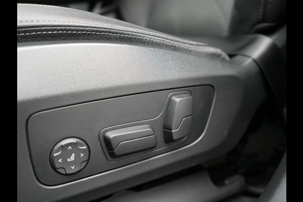 BMW X1 xDrive25e xLine Plug In Hybrid 221pk Dealer O.H PHEV | Trekhaak Af Fabriek | Head Up | 360 Camera | Adaptive Cruise | Harman Kardon | Lederen Sportstoelen Memory & Verwarmd | Navigatie | Apple Carplay | Virtual | Verwamd Stuur | DAB |