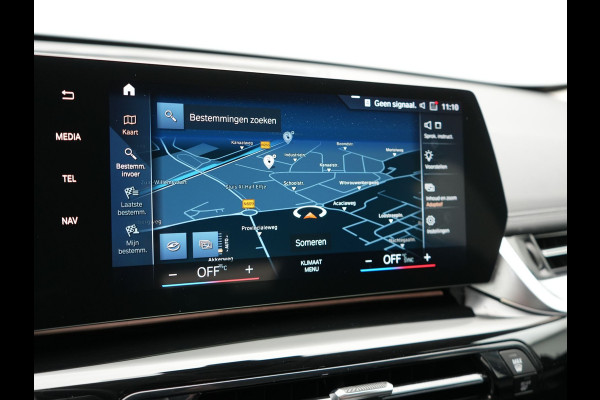 BMW X1 xDrive25e xLine Plug In Hybrid 221pk Dealer O.H PHEV | Trekhaak Af Fabriek | Head Up | 360 Camera | Adaptive Cruise | Harman Kardon | Lederen Sportstoelen Memory & Verwarmd | Navigatie | Apple Carplay | Virtual | Verwamd Stuur | DAB |