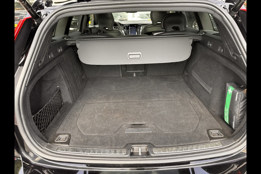 Volvo V60 2.0 T8 Twin Engine AWD R-Design | Pano | 360 Cam | H&K | Luxury Line | HUD | occasion
