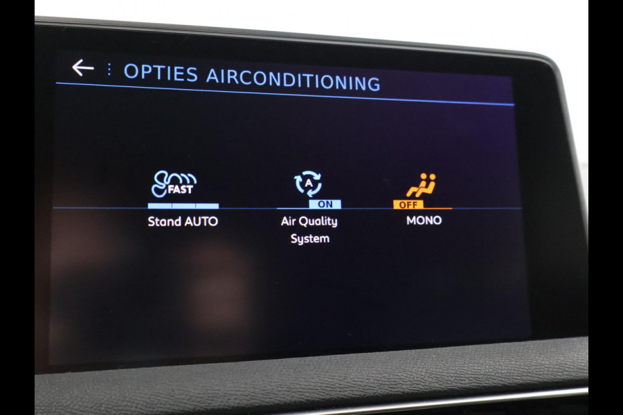 Peugeot 3008 1.2 130 PK AUTOMAAT ALLURE + 19 INCH | CARPLAY | SFEERVERLICHTING