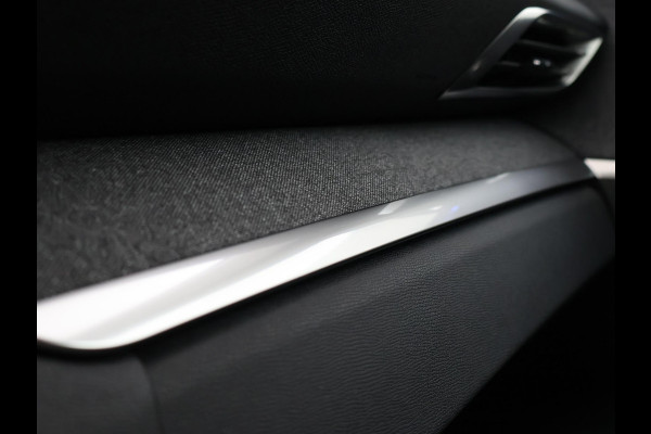 Peugeot 3008 1.2 130 PK AUTOMAAT ALLURE + 19 INCH | CARPLAY | SFEERVERLICHTING