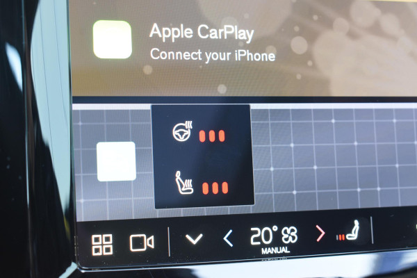 Volvo XC60 T6 350PK Automaat Plug-in Hybrid AWD Plus Dark / Navigatie / 360 Camera / Adaptieve Cruise Control / Stuur & Stoelverwarming / Elektr. Achterklep / Schuifdak / Trekhaak