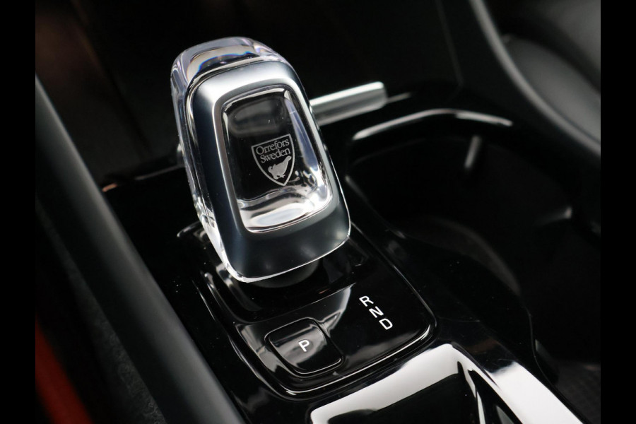 Volvo XC40 1.5 T4 RECHARGE 211 PK AUT. INSCRIPTION + LEDER | TREKHAAK | 21 INCH | ADAPTIVE CRUISE | CAMERA