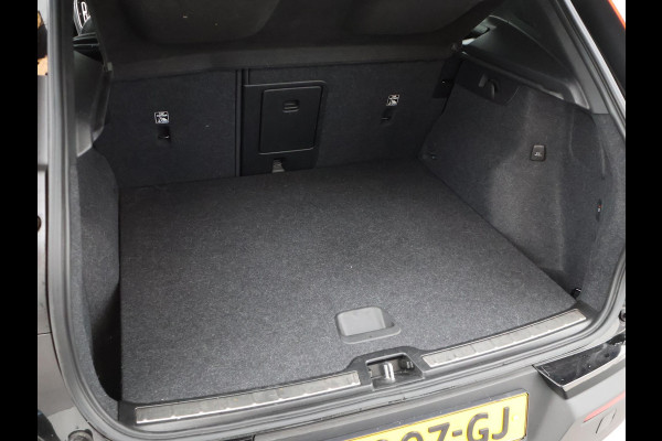 Volvo XC40 1.5 T4 RECHARGE 211 PK AUT. INSCRIPTION + LEDER | TREKHAAK | 21 INCH | ADAPTIVE CRUISE | CAMERA