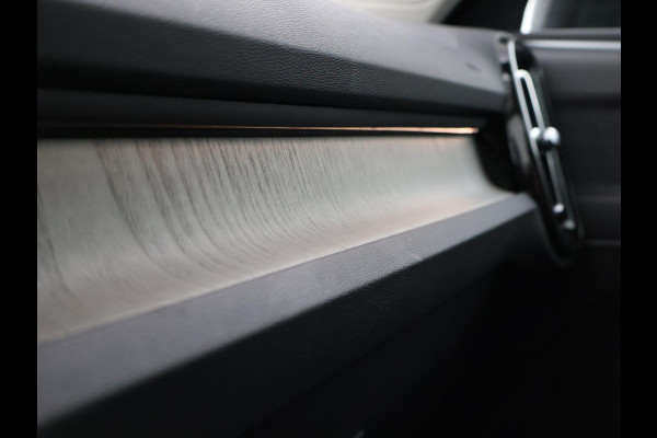 Volvo XC40 1.5 T4 RECHARGE 211 PK AUT. INSCRIPTION + LEDER | TREKHAAK | 21 INCH | ADAPTIVE CRUISE | CAMERA