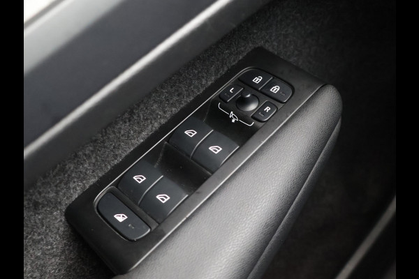 Volvo XC40 1.5 T4 RECHARGE 211 PK AUT. INSCRIPTION + LEDER | TREKHAAK | 21 INCH | ADAPTIVE CRUISE | CAMERA