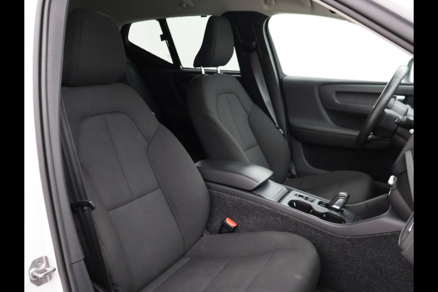 Volvo XC40 1.5 T2 AUTOMAAT + WEGKL. TREKHAAK | APPLE CARPLAY | CAMERA | DIGITALE COCKPIT | LED