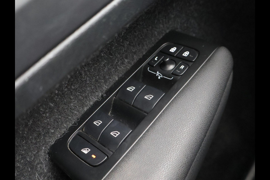 Volvo XC40 1.5 T2 AUTOMAAT + WEGKL. TREKHAAK | APPLE CARPLAY | CAMERA | DIGITALE COCKPIT | LED