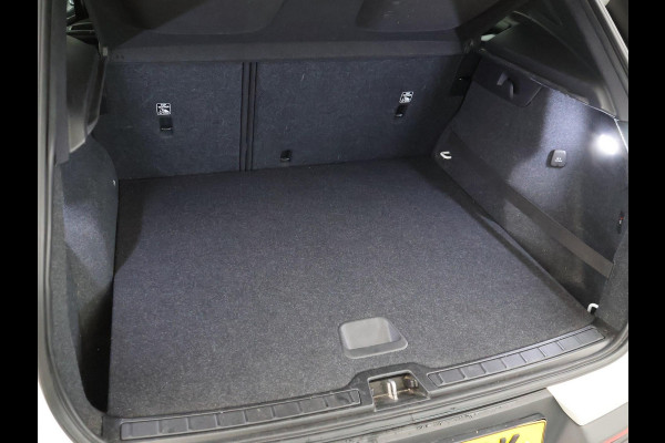 Volvo XC40 1.5 T2 AUTOMAAT + WEGKL. TREKHAAK | APPLE CARPLAY | CAMERA | DIGITALE COCKPIT | LED