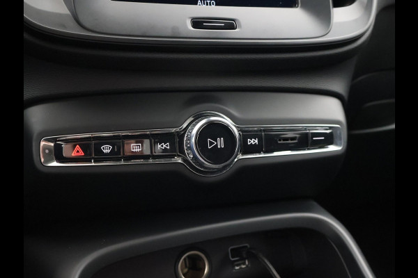 Volvo XC40 1.5 T2 AUTOMAAT + WEGKL. TREKHAAK | APPLE CARPLAY | CAMERA | DIGITALE COCKPIT | LED