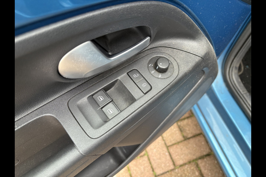 Seat Mii 1.0 Style Intense 5-drs. CRUISE/MEDIA/PDC/BEATS/WINTERPACK/15INCH