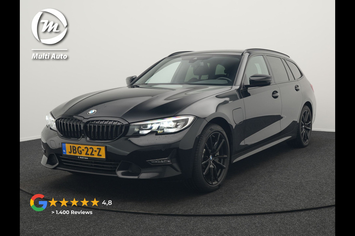 BMW 3 Serie Touring 330e Sportline Plug In Hybrid 293pk Dealer O.H PHEV | Camera | Apple Carplay | Lederen Sportstoelen Verwarmd | Harman Kardon | Black Optic | Navigatie | Sfeerverlichting | Virtual | DAB |