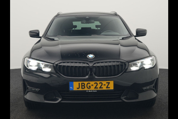 BMW 3 Serie Touring 330e Sportline Plug In Hybrid 293pk Dealer O.H PHEV | Camera | Apple Carplay | Lederen Sportstoelen Verwarmd | Harman Kardon | Black Optic | Navigatie | Sfeerverlichting | Virtual | DAB |