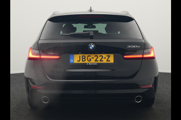 BMW 3 Serie Touring 330e Sportline Plug In Hybrid 293pk Dealer O.H PHEV | Camera | Apple Carplay | Lederen Sportstoelen Verwarmd | Harman Kardon | Black Optic | Navigatie | Sfeerverlichting | Virtual | DAB |