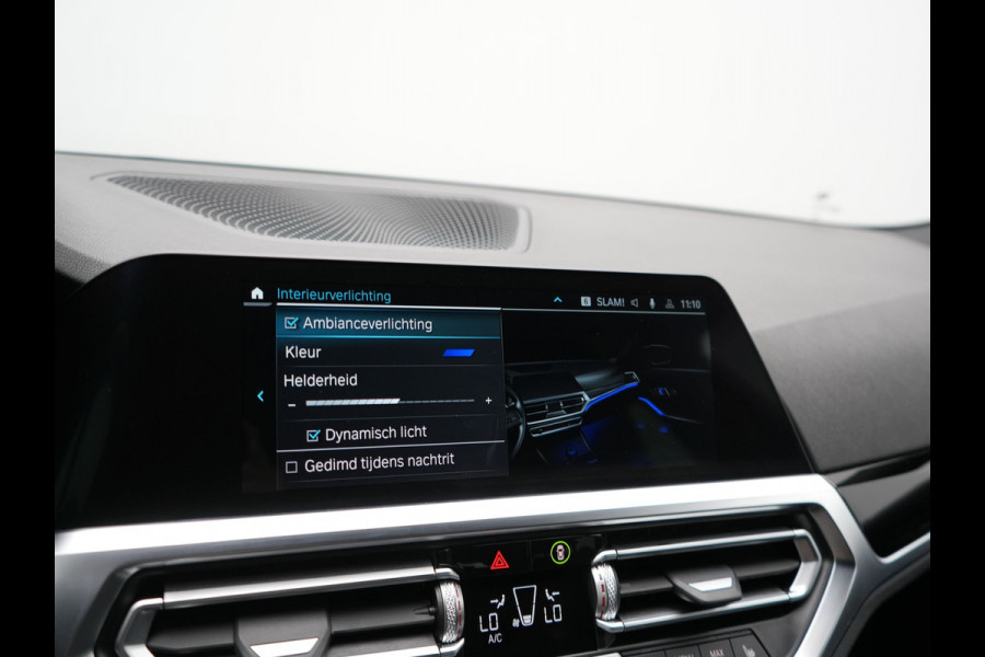 BMW 3 Serie Touring 330e Sportline Plug In Hybrid 293pk Dealer O.H PHEV | Camera | Apple Carplay | Lederen Sportstoelen Verwarmd | Harman Kardon | Black Optic | Navigatie | Sfeerverlichting | Virtual | DAB |