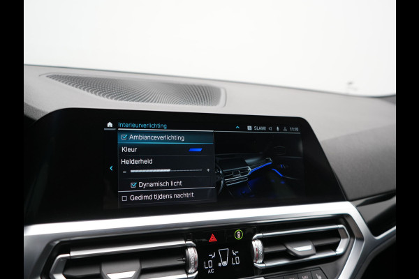 BMW 3 Serie Touring 330e Sportline Plug In Hybrid 293pk Dealer O.H PHEV | Camera | Apple Carplay | Lederen Sportstoelen Verwarmd | Harman Kardon | Black Optic | Navigatie | Sfeerverlichting | Virtual | DAB |