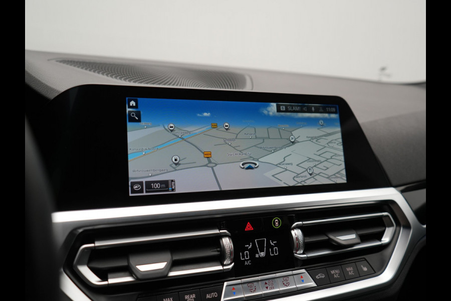 BMW 3 Serie Touring 330e Sportline Plug In Hybrid 293pk Dealer O.H PHEV | Camera | Apple Carplay | Lederen Sportstoelen Verwarmd | Harman Kardon | Black Optic | Navigatie | Sfeerverlichting | Virtual | DAB |