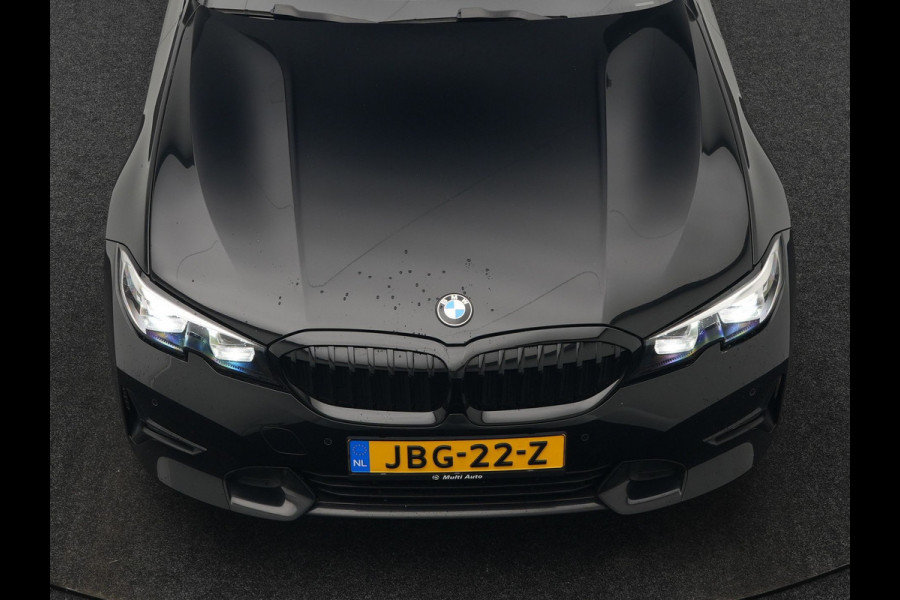 BMW 3 Serie Touring 330e Sportline Plug In Hybrid 293pk Dealer O.H PHEV | Camera | Apple Carplay | Lederen Sportstoelen Verwarmd | Harman Kardon | Black Optic | Navigatie | Sfeerverlichting | Virtual | DAB |