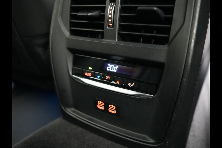BMW 3 Serie Touring 330e Sportline Plug In Hybrid 293pk Dealer O.H PHEV | Camera | Apple Carplay | Lederen Sportstoelen Verwarmd | Harman Kardon | Black Optic | Navigatie | Sfeerverlichting | Virtual | DAB |