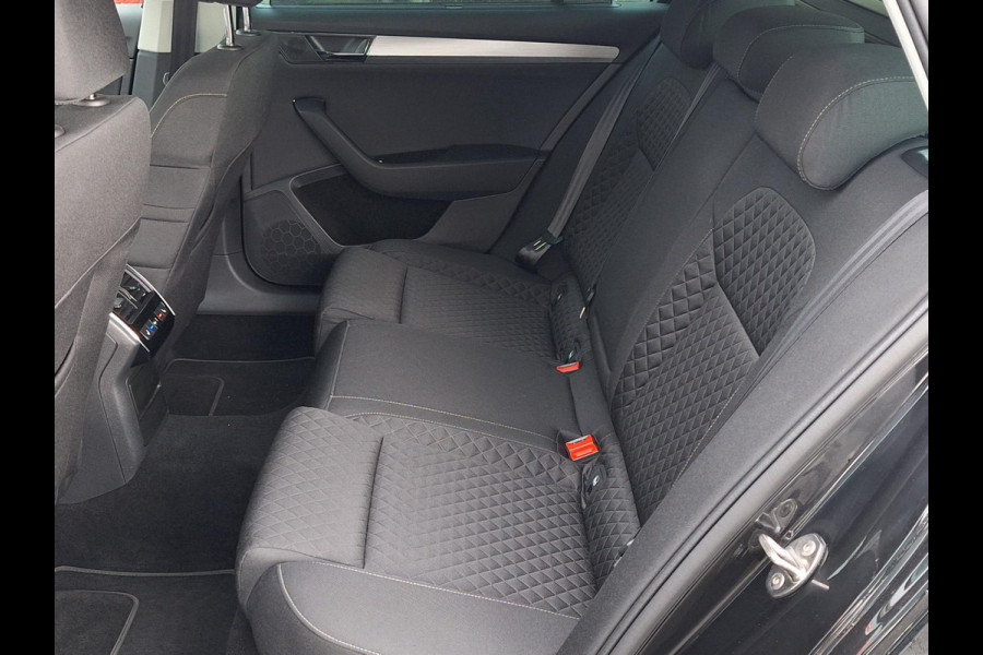 Škoda Superb Combi 1.4 TSI 218pk iV Business Edition | Trekhaak 1600kg wegklapbaar | Achterbank verwarming | Full LED | occasion