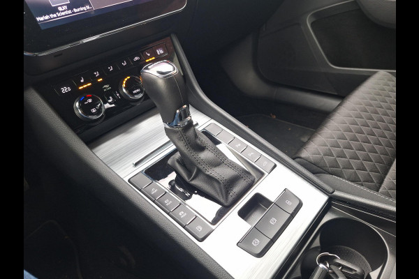 Škoda Superb Combi 1.4 TSI 218pk iV Business Edition | Trekhaak 1600kg wegklapbaar | Achterbank verwarming | Full LED | occasion