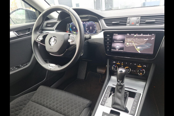Škoda Superb Combi 1.4 TSI 218pk iV Business Edition | Trekhaak 1600kg wegklapbaar | Achterbank verwarming | Full LED | occasion