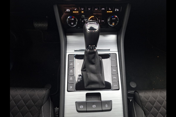 Škoda Superb Combi 1.4 TSI 218pk iV Business Edition | Trekhaak 1600kg wegklapbaar | Achterbank verwarming | Full LED | occasion