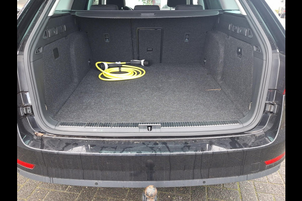 Škoda Superb Combi 1.4 TSI 218pk iV Business Edition | Trekhaak 1600kg wegklapbaar | Achterbank verwarming | Full LED | occasion