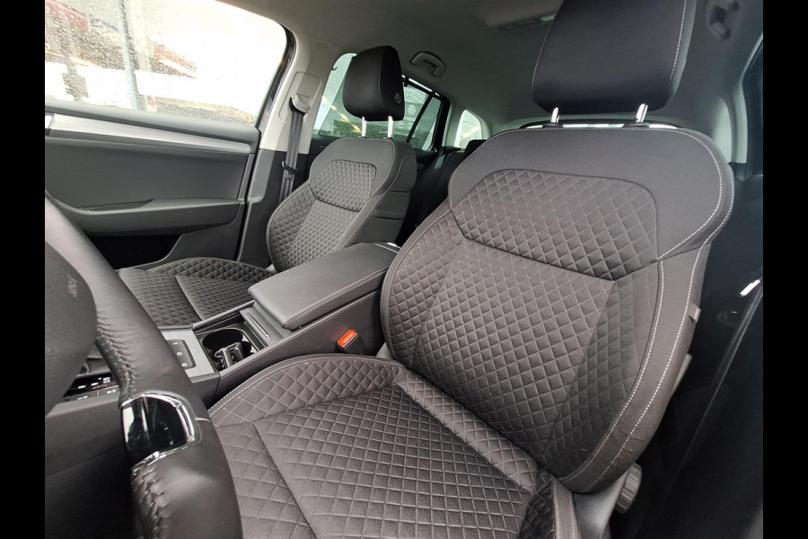 Škoda Superb Combi 1.4 TSI 218pk iV Business Edition | Trekhaak 1600kg wegklapbaar | Achterbank verwarming | Full LED | occasion