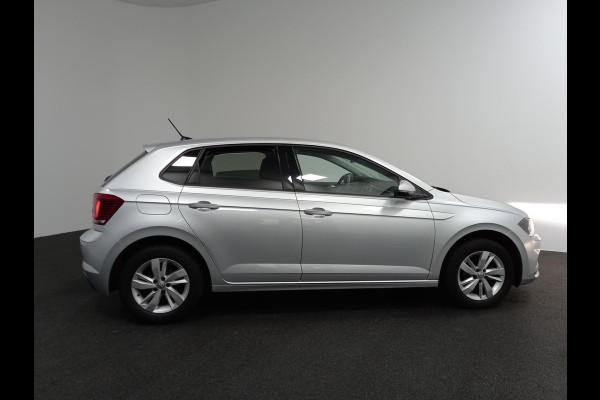 Volkswagen Polo 1.0 TSI DSG Comfortline Navigatie Climate Control Parkeer Sensoren DAB Extra Getint Glas Lichtmetalen velgen