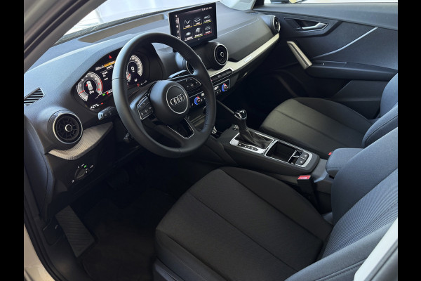 Audi Q2 35 TFSI 1.5 11/2024 ✅NIEUW MODEL✅ S EDITION 150PK VIR.COCKPIT 18''LMV TOUCHSCREEN CARPLAY NAVI CAMERA LED STOELVERW. PDC 11/2024 "Audi rijden begint bij Topautos.nl – 20 Audi topmodellen direct op voorraad!"